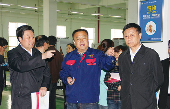 甘肅省省政協副主席張津梁與總經理進行交流